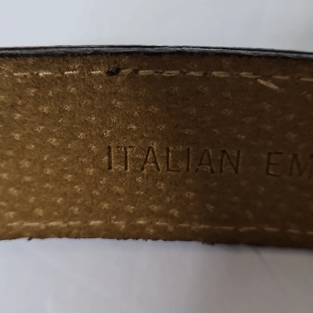 Italian Embossed Leather Belt size M Brown Brass accent hardware   Pre-owned - Picture 6 of 10